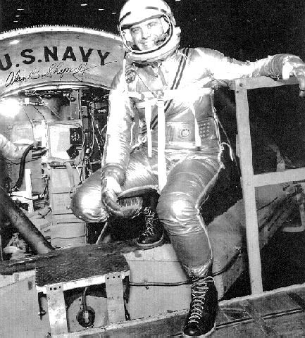 Alan Sheppard poses before entering centrifuge